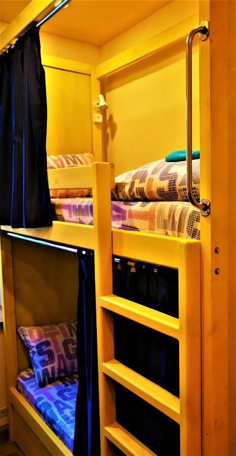 Булгакоff Hostel เคียฟ ภายนอก รูปภาพ